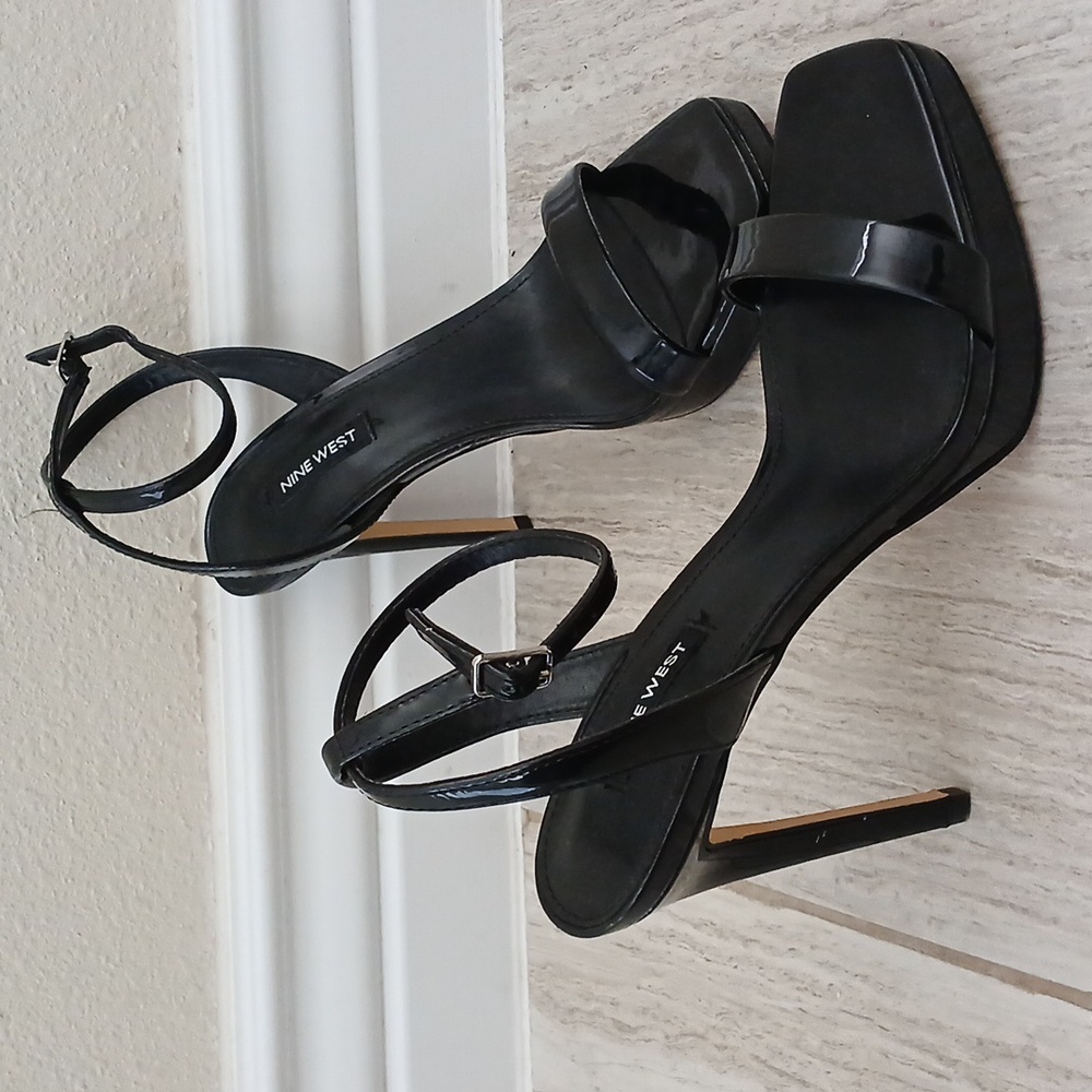 Nine West Ankle Strap Platform Black Patent Leather Heels Sandals Size 8M